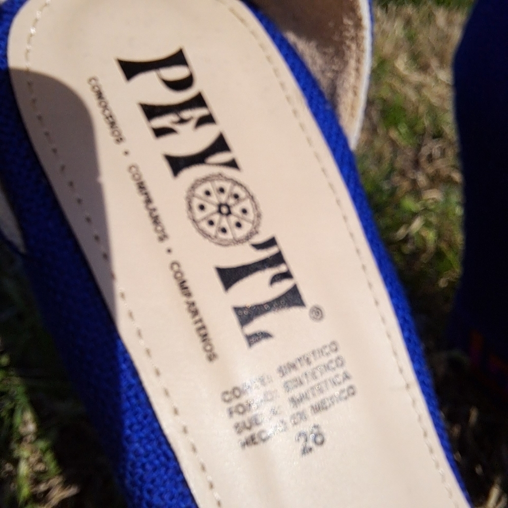 Blue Heels With Multicolored Design - image 4